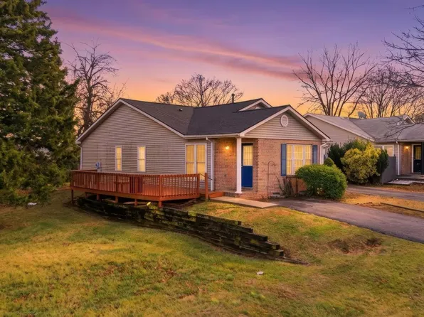 1107 New York Ave, Martinsburg, WV 25401