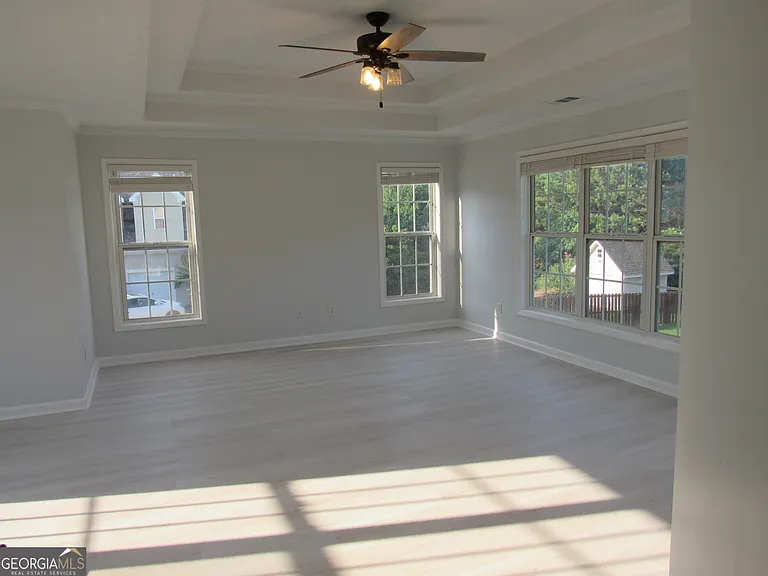 305 Sunderland Cir — Photo 18