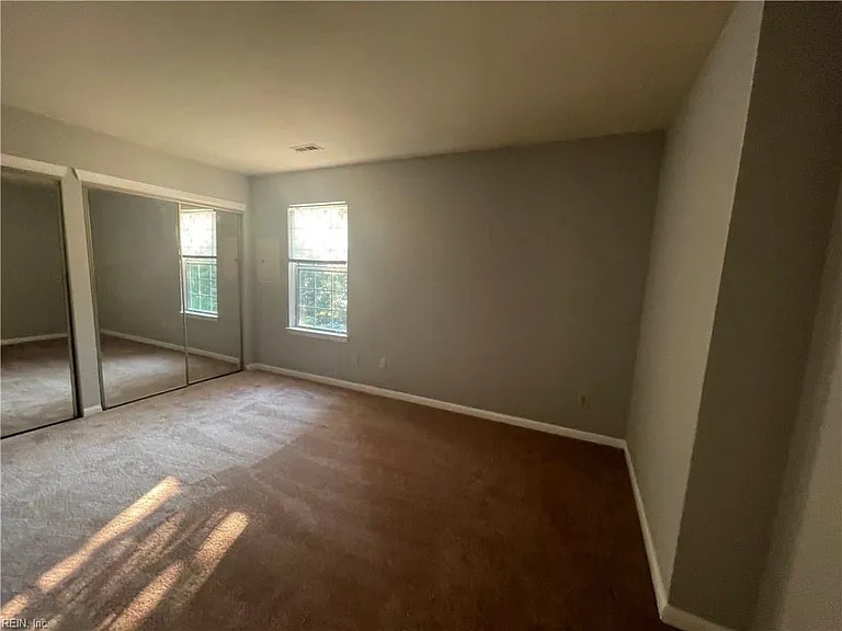 614 Waters Dr — Photo 17