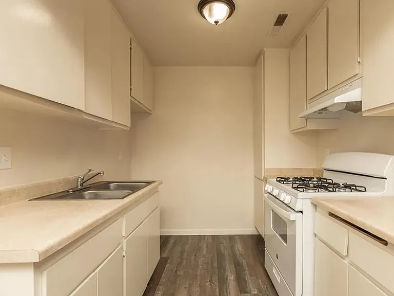 Sierra View — Photo 6