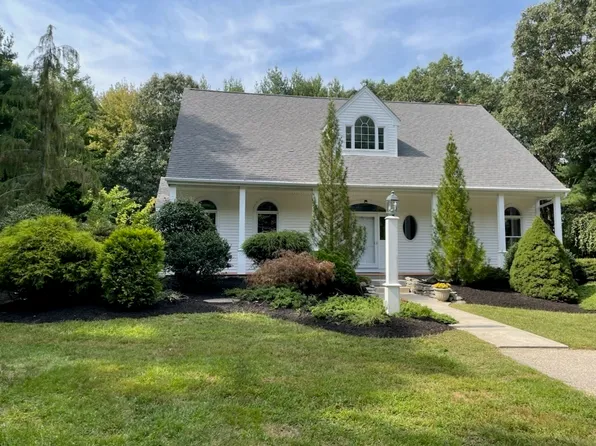 195 High St, Uxbridge, MA 01569