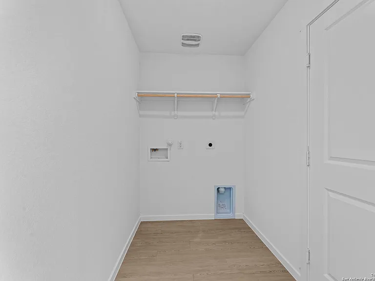 3820 Swift Fox Rd — Photo 4