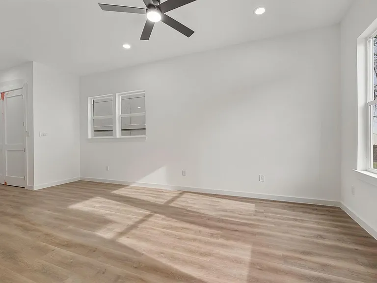 117 Capetown Ln — Photo 22