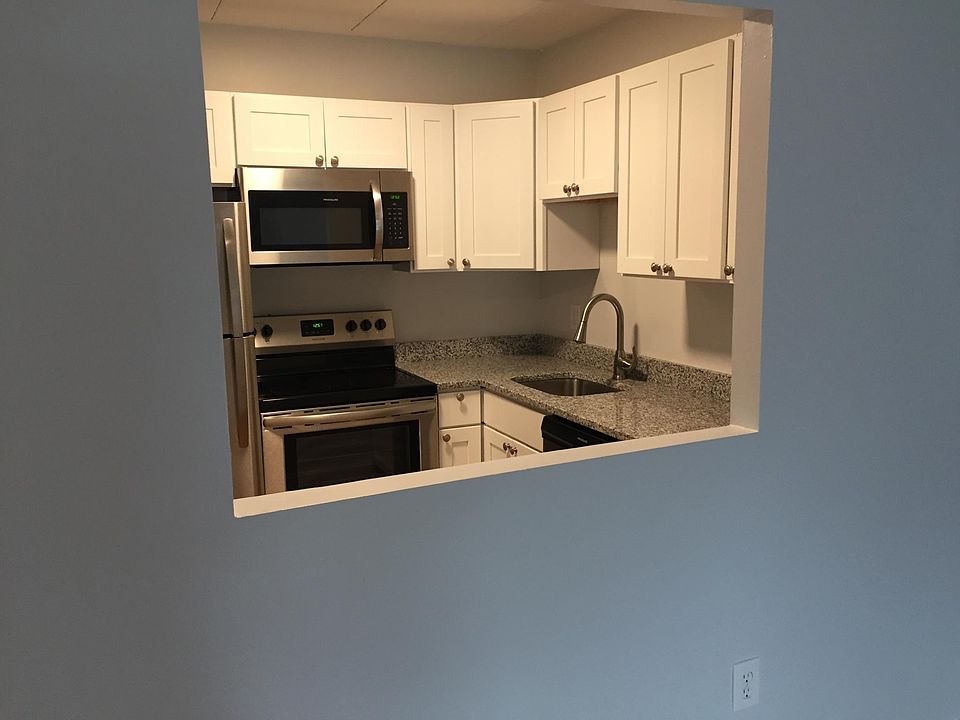 2nd image of 28 Charles St #14