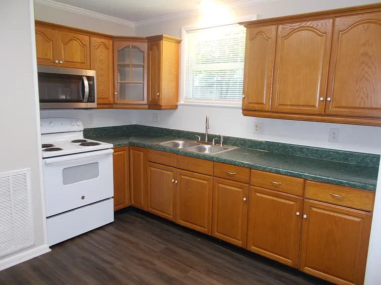 508 Meadowbrook Ct — Photo 3