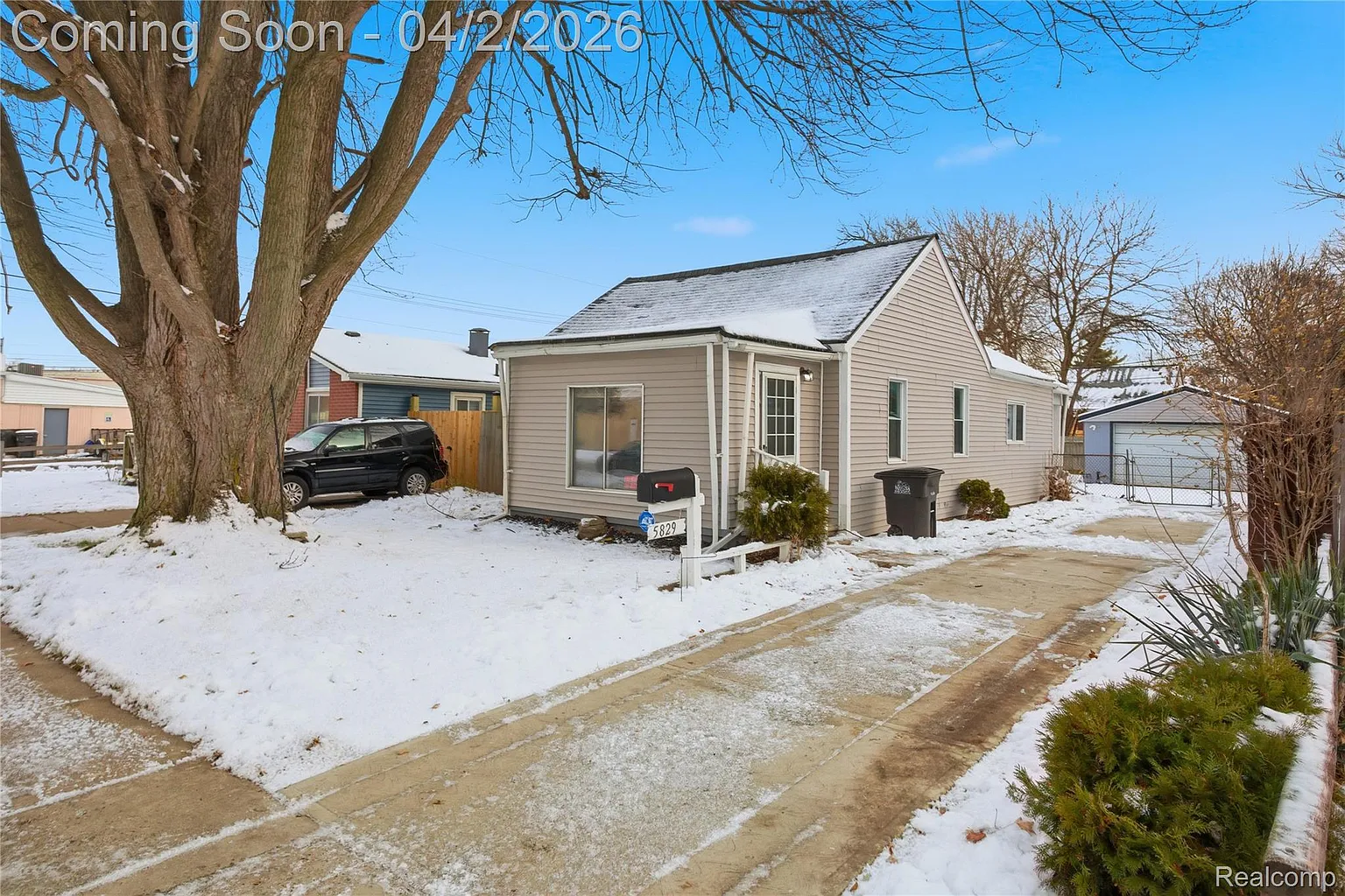 5829 Princess St photo 1
