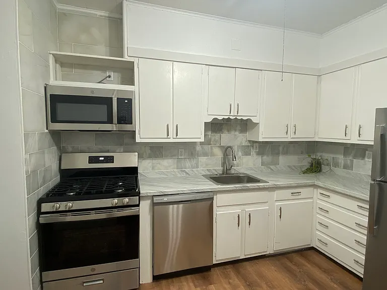 821 Grand Ave #2 — Photo 9