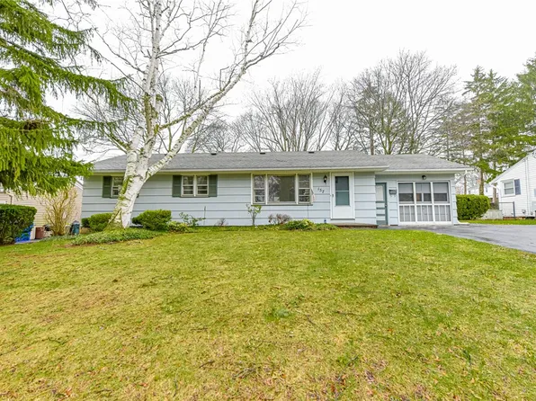 157 Picturesque Dr, Rochester, NY 14616