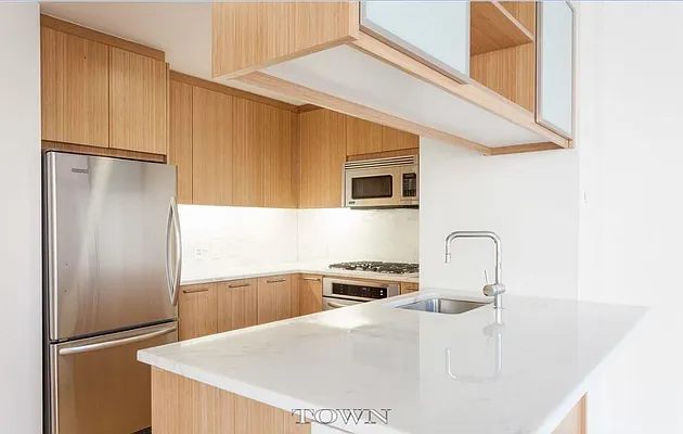 Rented by Town Residential | media 10