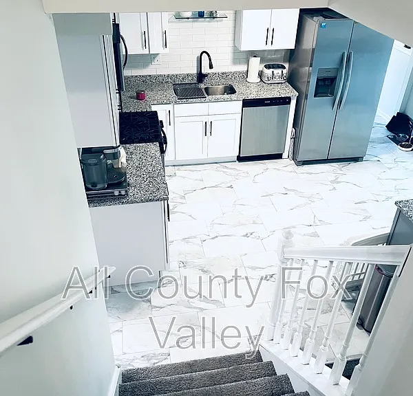 9224 S Turner Ave — Photo 7