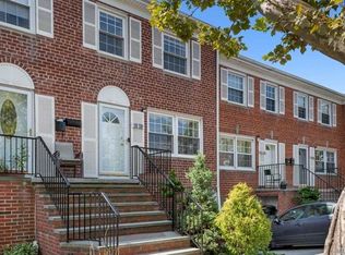 63-61 Douglaston Pkwy, Little Neck, NY 11362