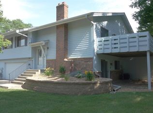 11224 Vessey Cir, Bloomington, MN 55437