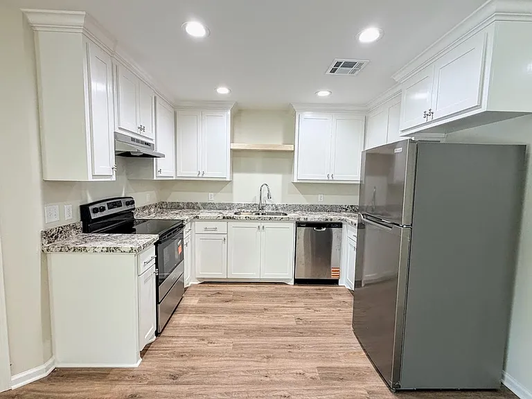 3715 Common St — Photo 4
