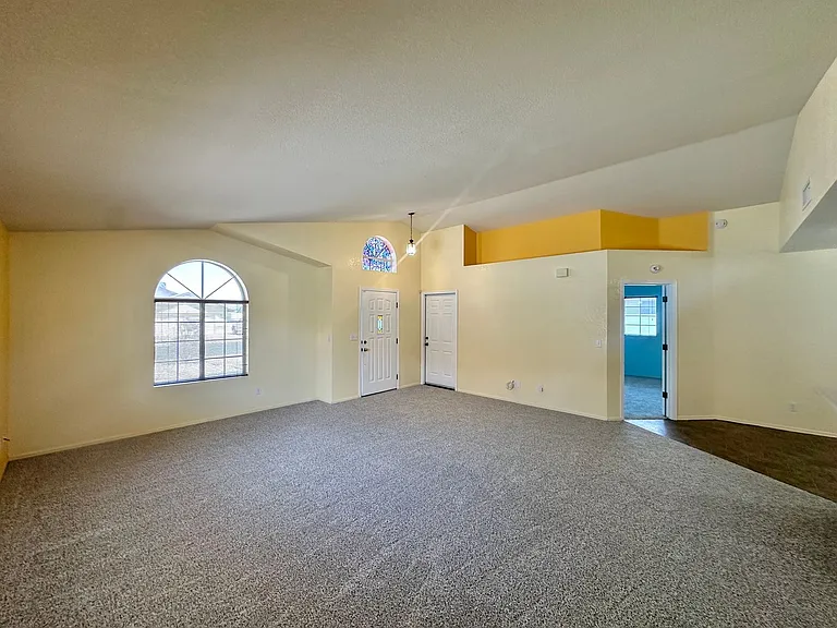 3905 Raymond Ave — Photo 9