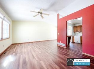 6910 Redwing Ln, Chanhassen, MN 55317