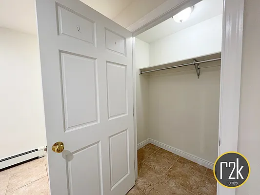 Rented by Realty 2000 Corp | media 18