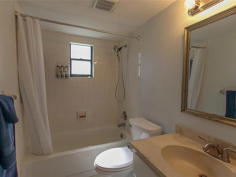 219 E Hartford St #6-4A — Photo 16