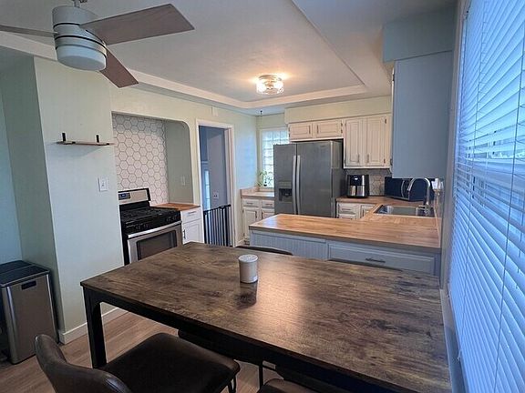 5th image of 8206 Pinegrove Ave