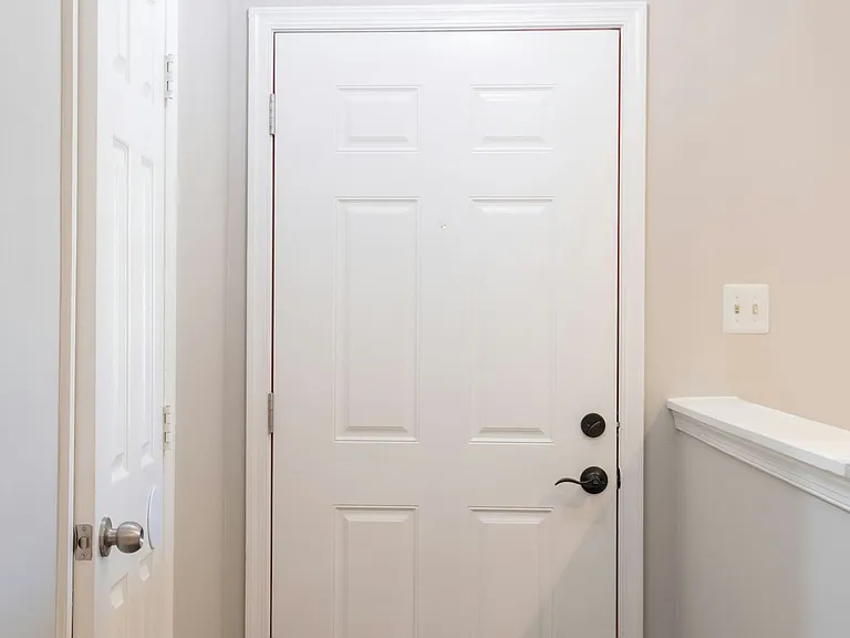 2751 Sweet Clover Ct — Photo 3