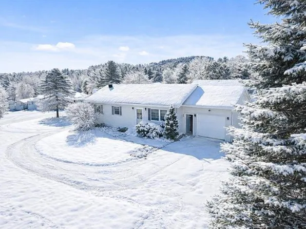 274 Scottsdale Road, Newport City, VT 05855