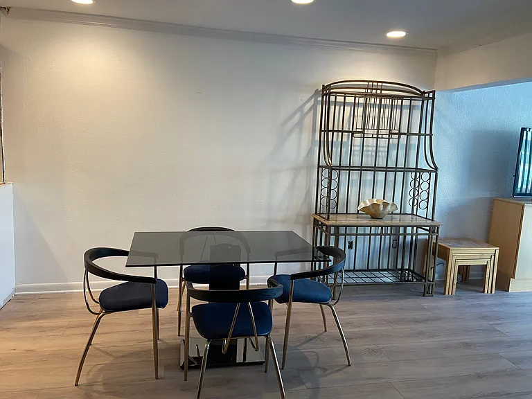 2100 Gulf Shore Blvd N #208 — Photo 7