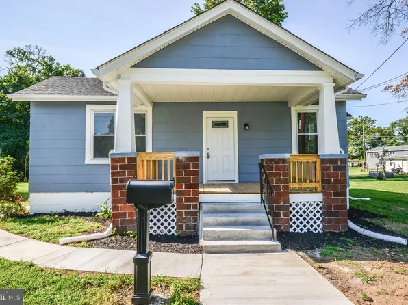 4709 Longfellow St, Riverdale, MD 20737