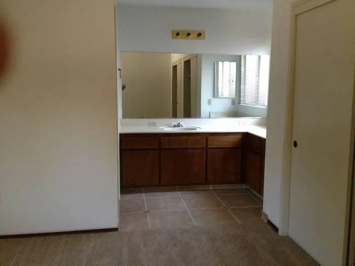 1891 Earl Way — Photo 3