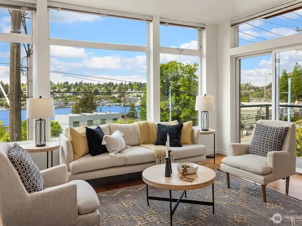 2960 Eastlake Avenue E #213, Seattle, WA 98102