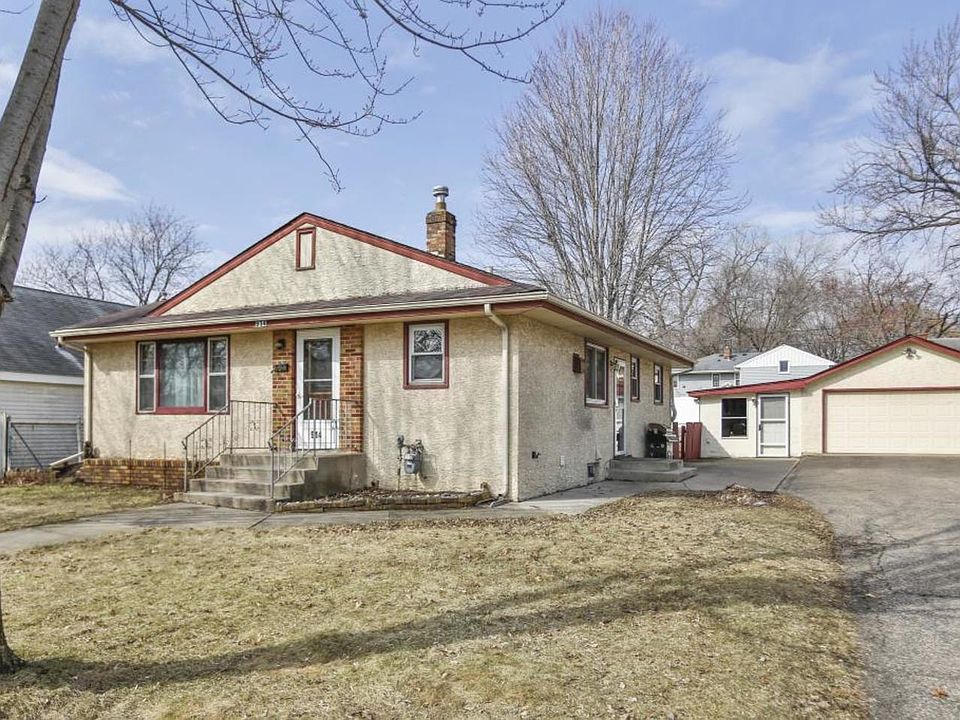 1st image of 914 8th Ave S