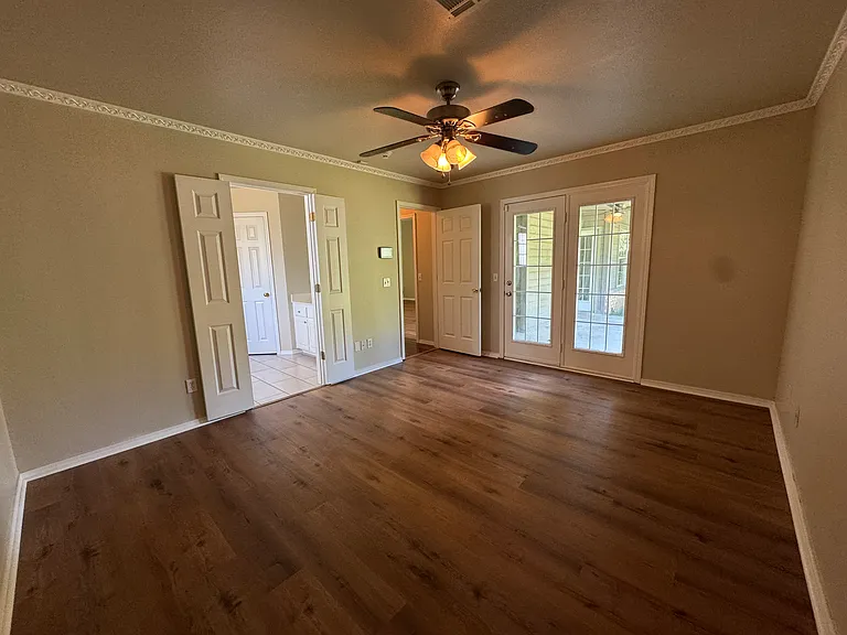 223 N Valley Dr — Photo 27