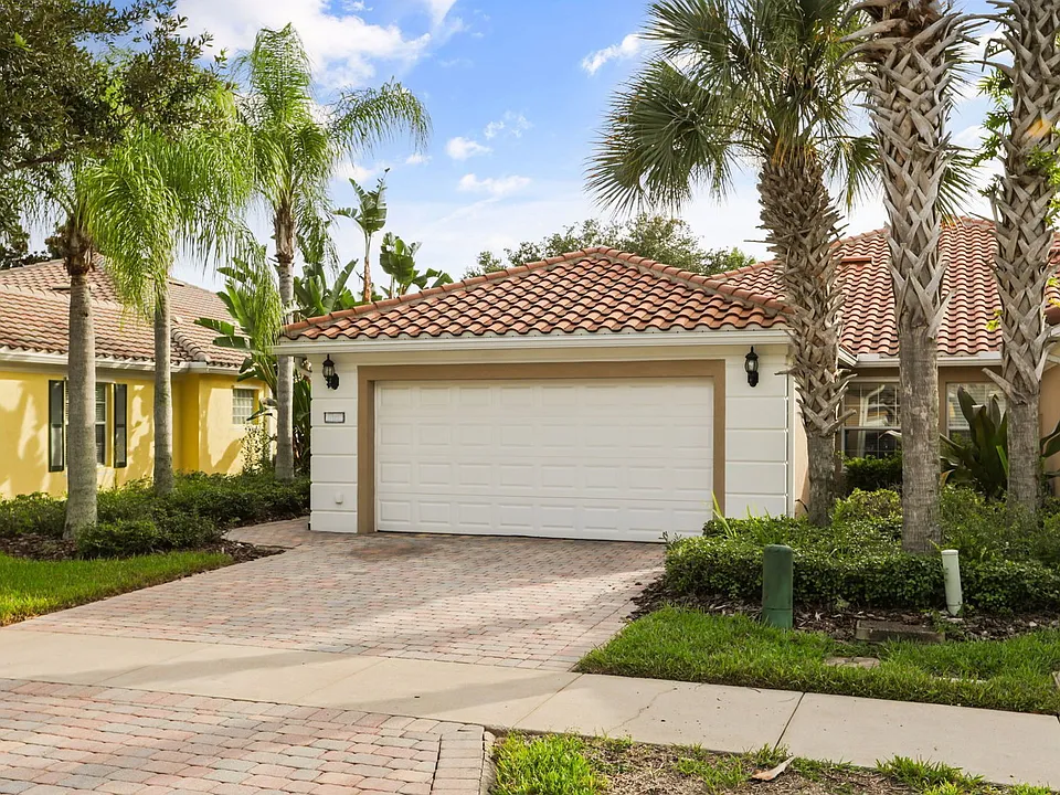 11972 Kajetan Ln