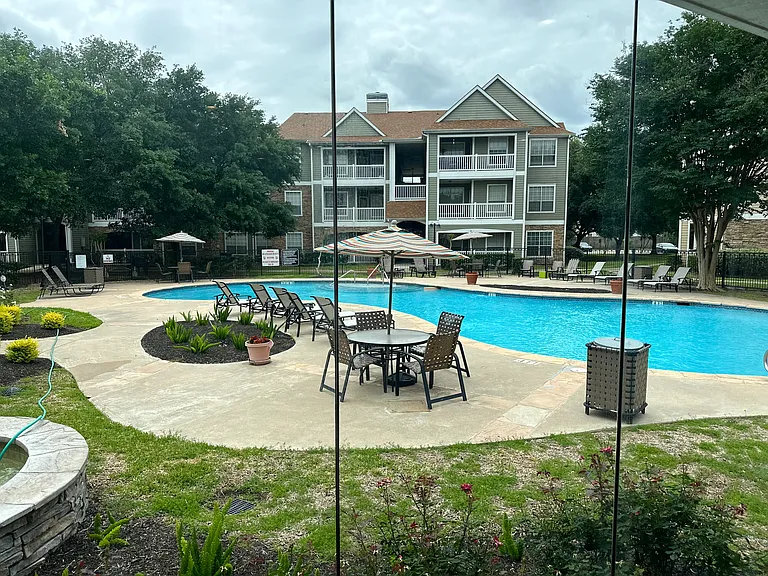 Lodge at West Oaks — Photo 32