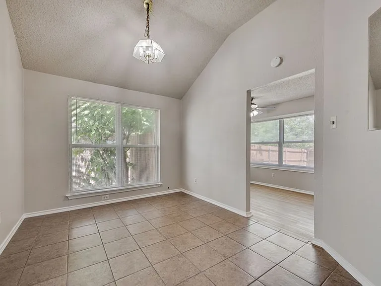 2618 Trumpet Dr — Photo 14