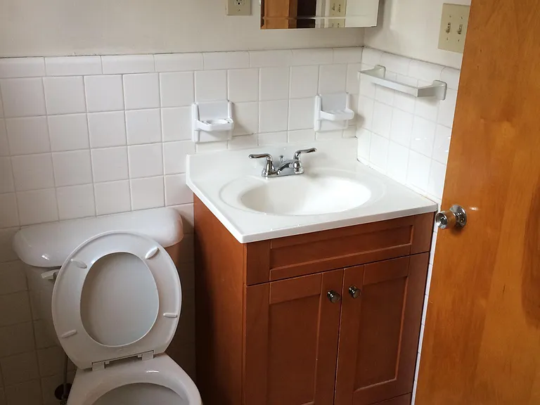 2557 Glenmary Ave #3 — Photo 8