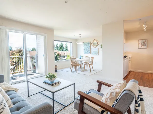 10744 Greenwood Avenue N #302, Seattle, WA 98133