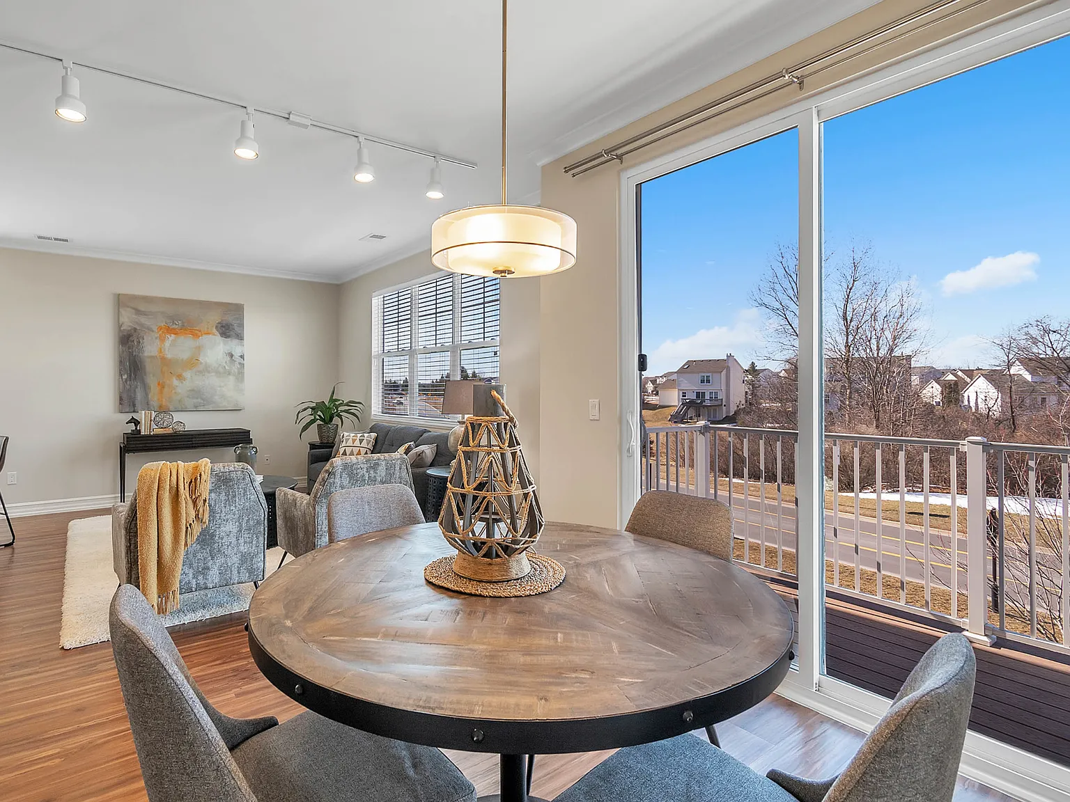 Centerra Pointe — Photo 2