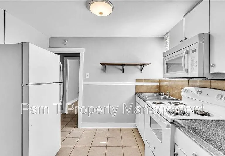 815A E 32nd St #LOWER — Photo 8