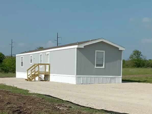 611 W Farmington Rd, Van Alstyne, TX 75495