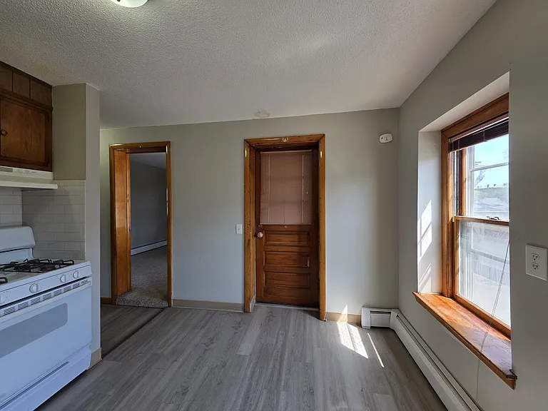 17 Brown St #R2 — Photo 4