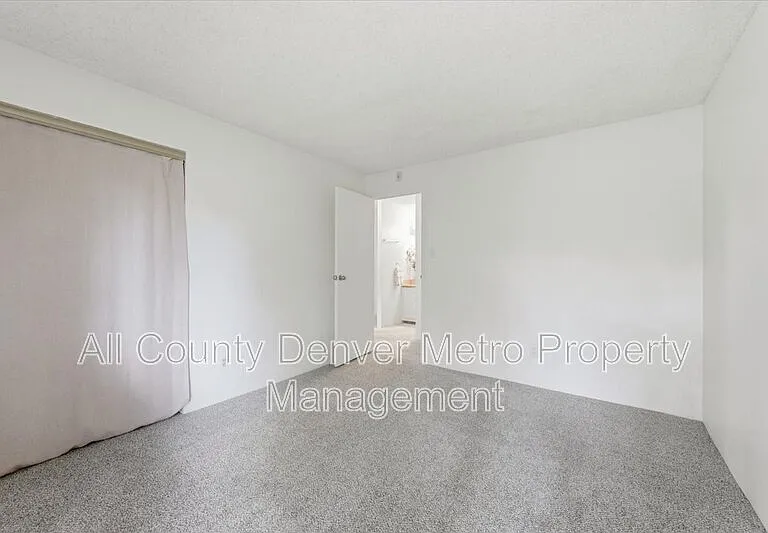 1400 Golden Cir #306 — Photo 14