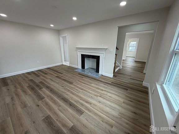 5th image of 565 Crows Mill Rd