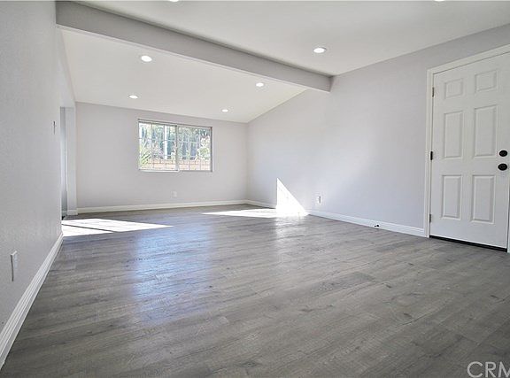 3rd image of 1446 Gloriosa Ave
