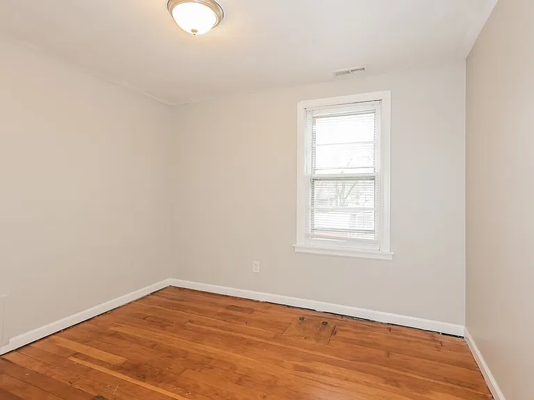765 Boone St — Photo 12