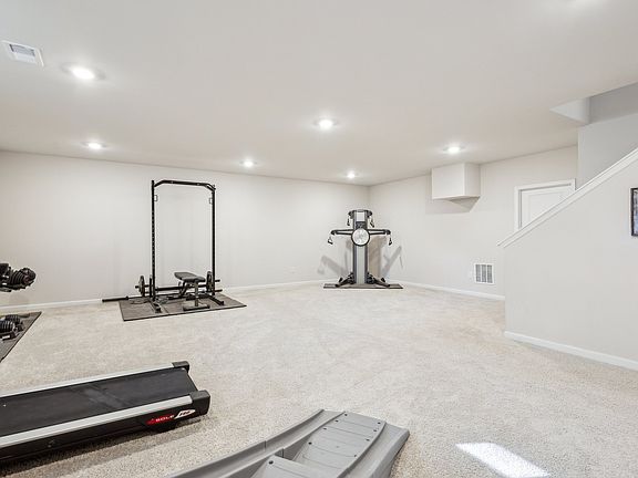 4th image of 291 Rock Raymond Dr