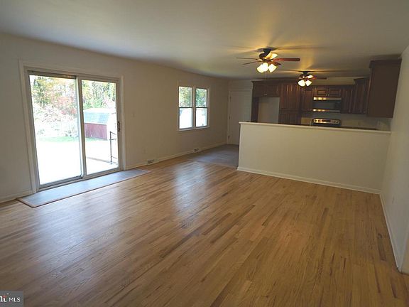4th image of 38 Benson Ave