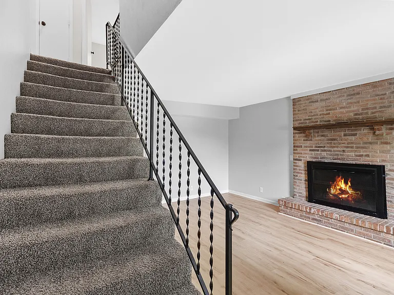 411 Williams Ave #D — Photo 5