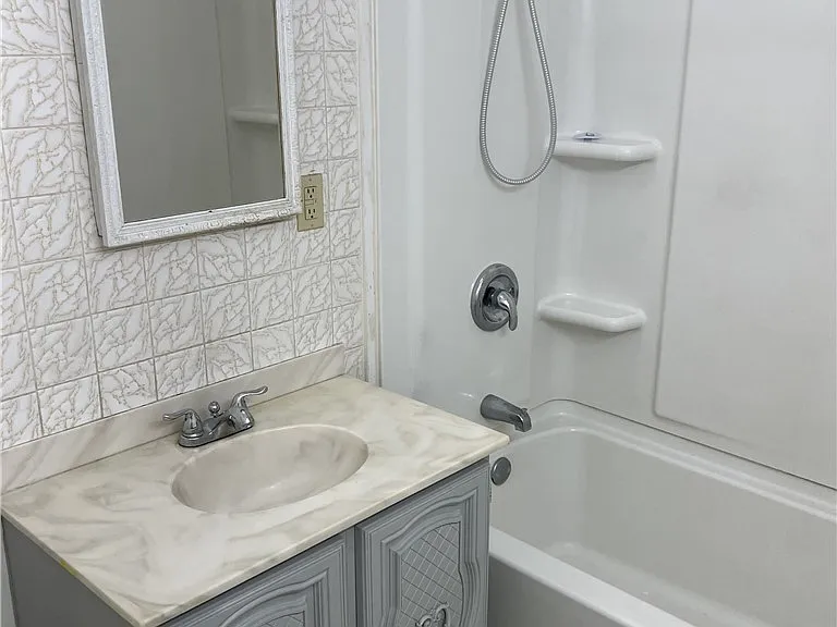 2040 Swan Cv N — Photo 14