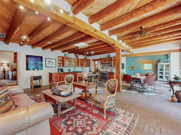 424 Los Pinos Rd, Santa Fe, NM 87507