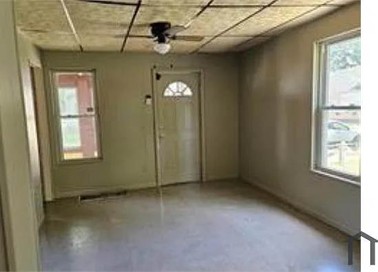 3 bed, $1,700 — Photo 2