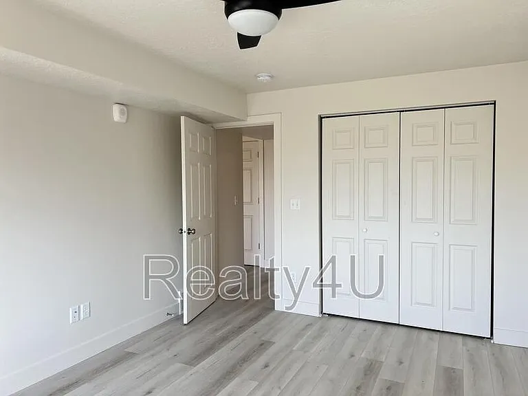 2244 N Canyon Rd #204 — Photo 8